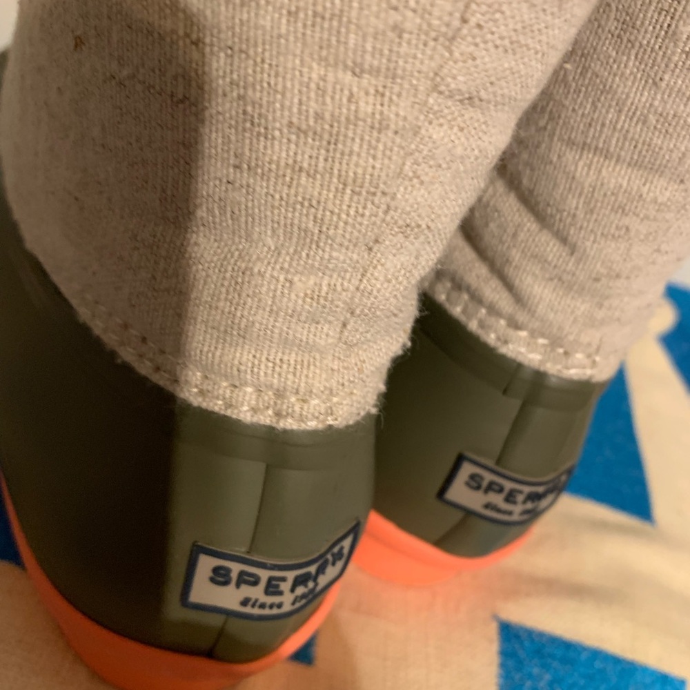 Sperry Olive and Tan Women's Winter Boots - Picture 6 of 6